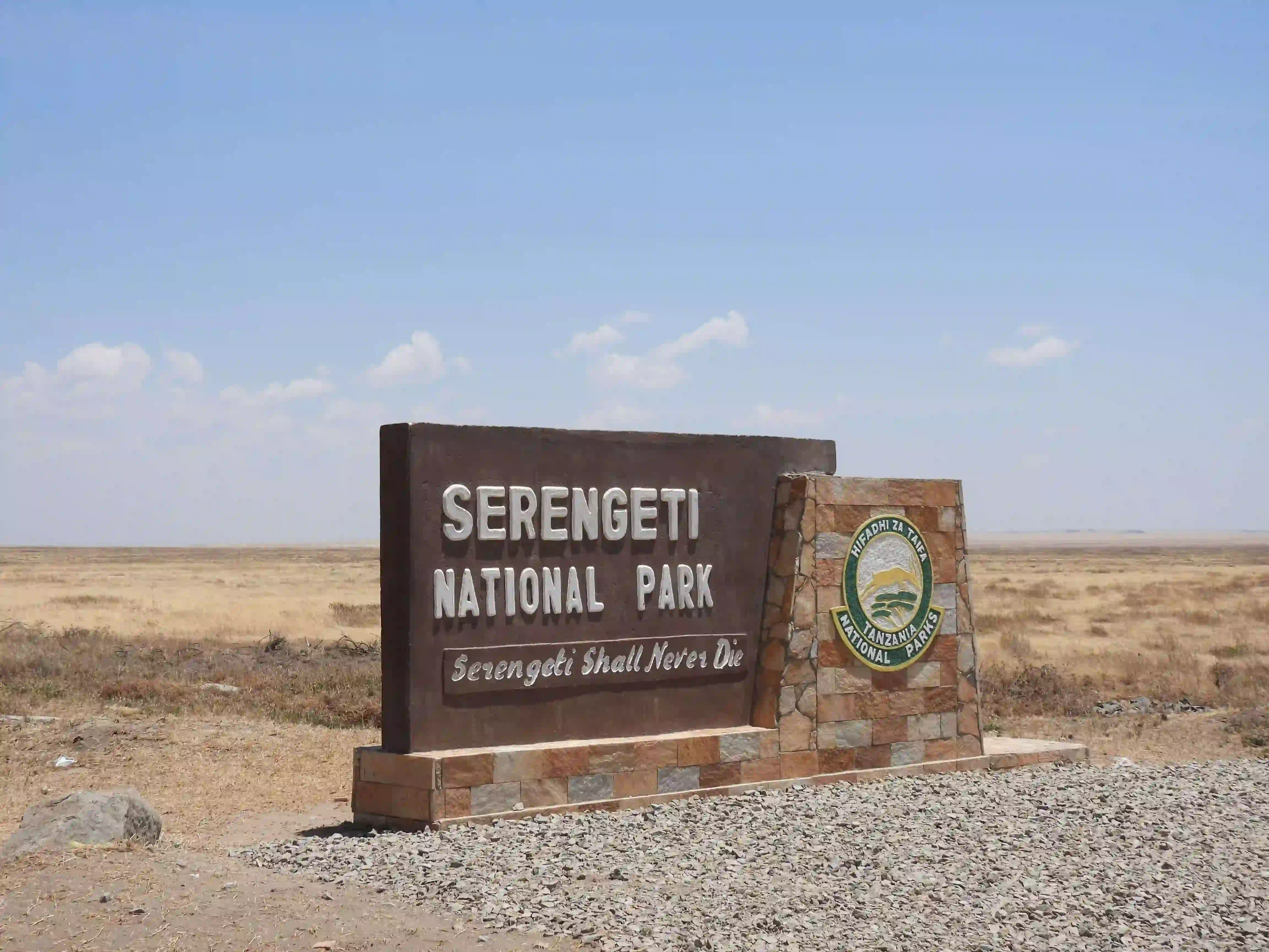 Wildlife safari in Southern Serengeti and Ngorongoro Crater